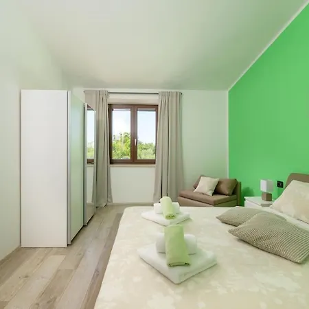 Melani By Istrialux Willa Smoljanci