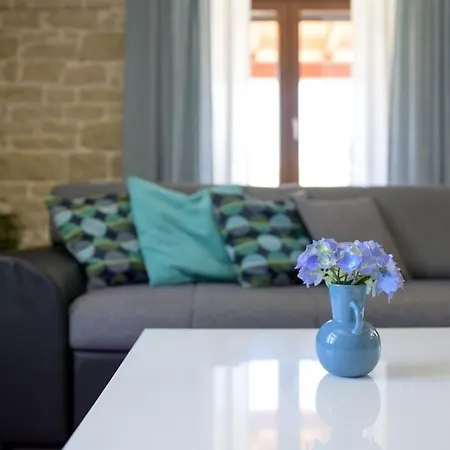 Melani By Istrialux Willa Smoljanci