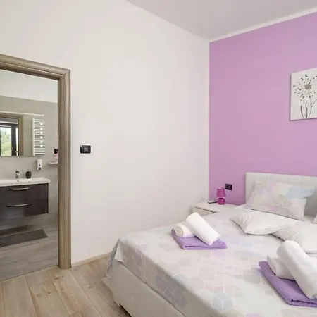 Melani By Istrialux * Smoljanci