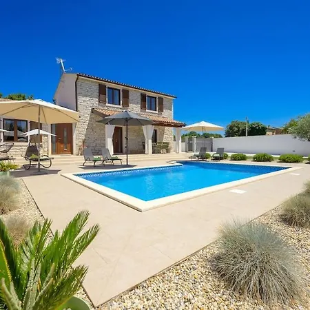 Melani By Istrialux Willa *